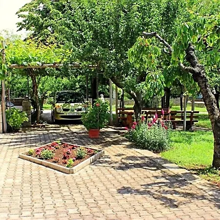 In Vrvari With Two-bedrooms 1 بوريتش