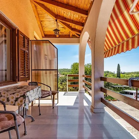شقة In Vrvari With Two-bedrooms 1 بوريتش