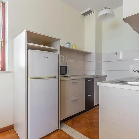In Vrvari With Two-bedrooms 1 *