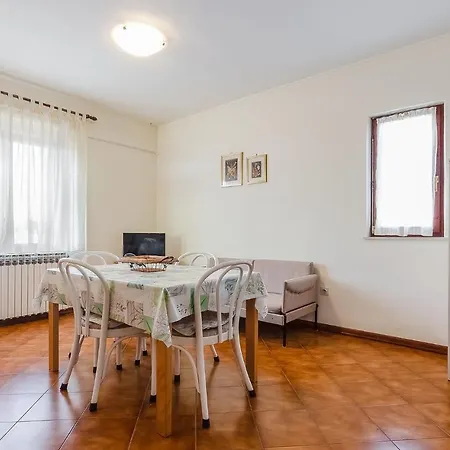 شقة In Vrvari With Two-bedrooms 1 *