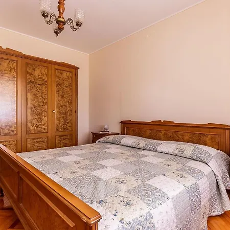 In Vrvari With Two-bedrooms 1 * بوريتش